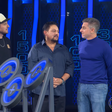 Pai e filho rasgam contrato no 'The Wall' e levam bolada para salvar fábrica destruída por incêndio